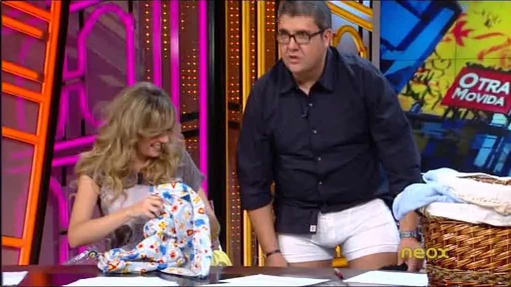 Flo se desnuda