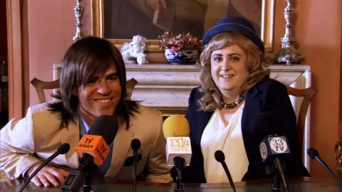 Zeus y Miss Coconut dan una rueda de prensa Zeus y Miss Coconut dan una rueda de prensa