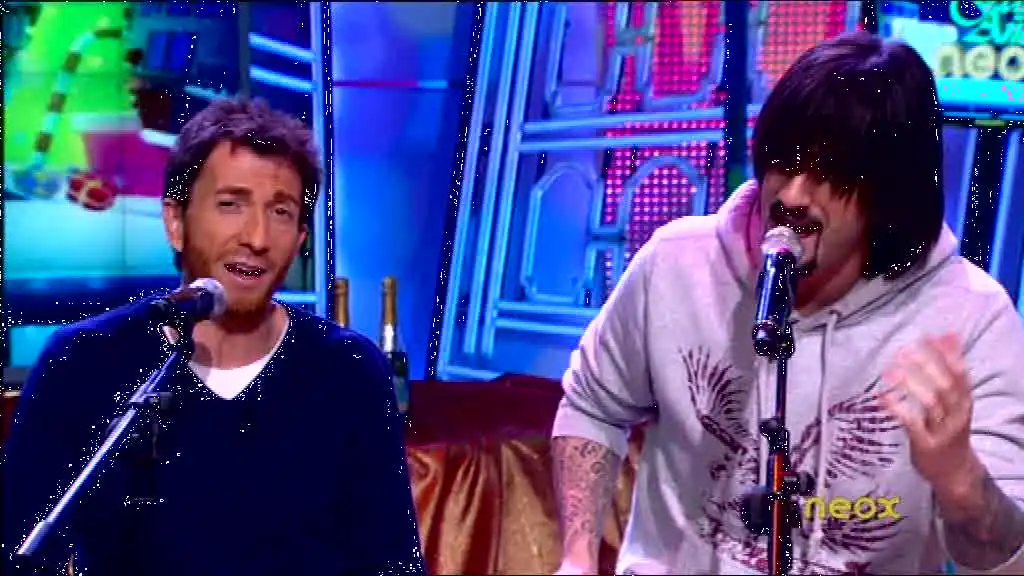 Pablo Motos y Melendi se marcan un concierto solidario