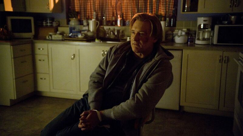 Oswald Danes aparece en casa de Gween