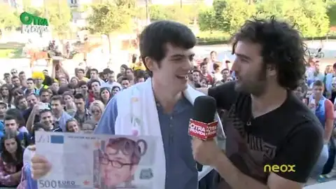 Raúl regala 500€ en Sevilla Raúl regala 500€ en Sevilla