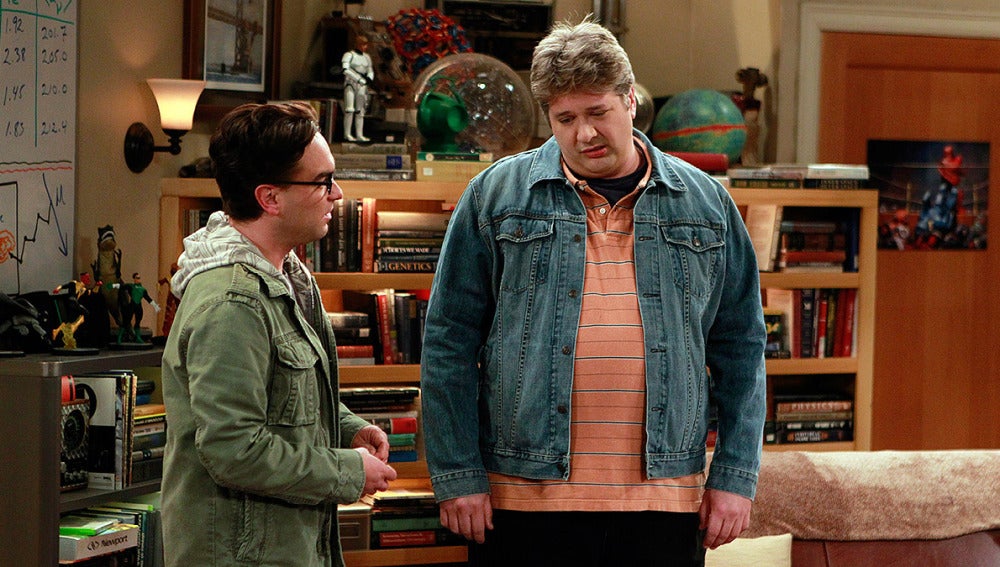 Leonard recibe la visita de un antiguo compañero