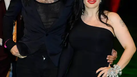 Mario Vaquerizo y Alaska, guapísimos de negro Mario Vaquerizo y Alaska, guapísimos de negro