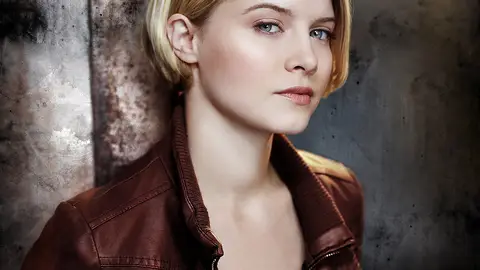 SARAH JONES ES...Rebecca Madsen SARAH JONES ES...Rebecca Madsen