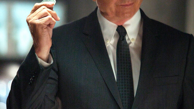 Ray quiere que Hauser deje 'libre' a Rebecca