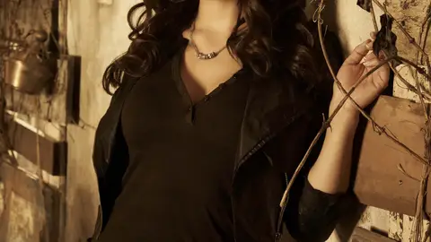 Jessica Parker Kennedy es Melissa Glaser Jessica Parker Kennedy es Melissa Glaser