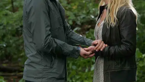 Adam muestra a Cassie lo que son capaces de hacer juntos Adam muestra a Cassie lo que son capaces de hacer juntos