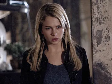 Cassie no puede controlar su magia negra Cassie no puede controlar su magia negra