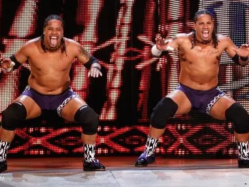 Los gemelos USO se enfrentan a 'Los Auténticos Americanos' Los gemelos USO se enfrentan a 'Los Auténticos Americanos'