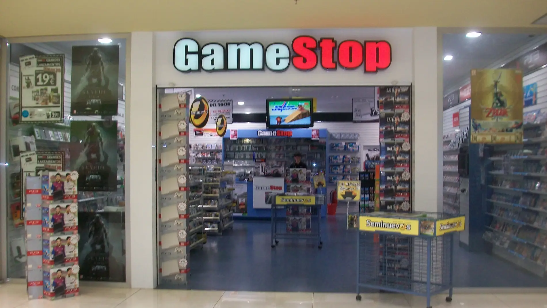 Tienda de Gamestop en España