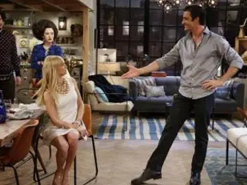 Nicolás invita a Caroline a cenar en su apartamento Nicolás invita a Caroline a cenar en su apartamento