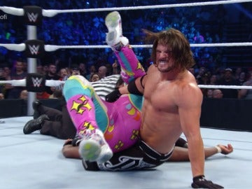 AJ Styles gana a Kofi Kingston tras un Styles Clash en el Main Event en ‘SmackDown’