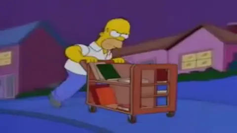 Los simpson Voy a matar a Moe... Wiiiiii... Voy a matar a Moe... Wiiii. (Homer)