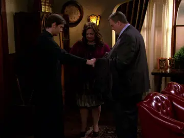 Frame 0.0 de: Mike y Molly se quedan sin iglesia  Frame 0.0 de: Mike y Molly se quedan sin iglesia