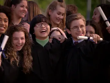 Adam se gradua Adam se gradua