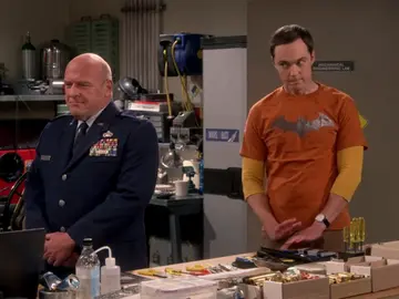 Frame 15.378618 de: Sheldon no puede mantener la boca cerrada Frame 15.378618 de: Sheldon no puede mantener la boca cerrada