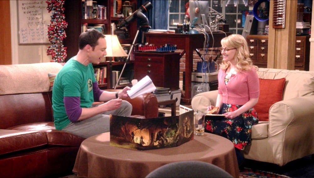 Amy se muda a casa de Leonard, Sheldon y Penny