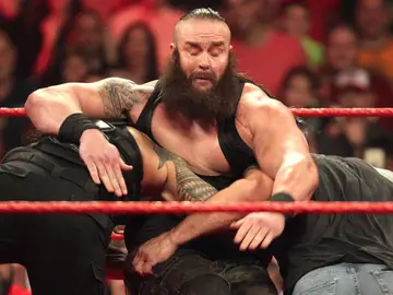 Goldberg y Reigns destrozan a Strowman en ‘Raw’ Goldberg y Reigns destrozan a Strowman en ‘Raw’