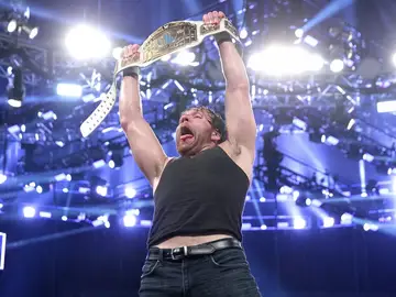 Dean Ambrose es el nuevo campeón intercontinental Dean Ambrose es el nuevo campeón intercontinental
