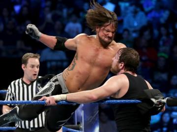 AJ Styles se impone a Ambrose en el Main Event de la marca azul