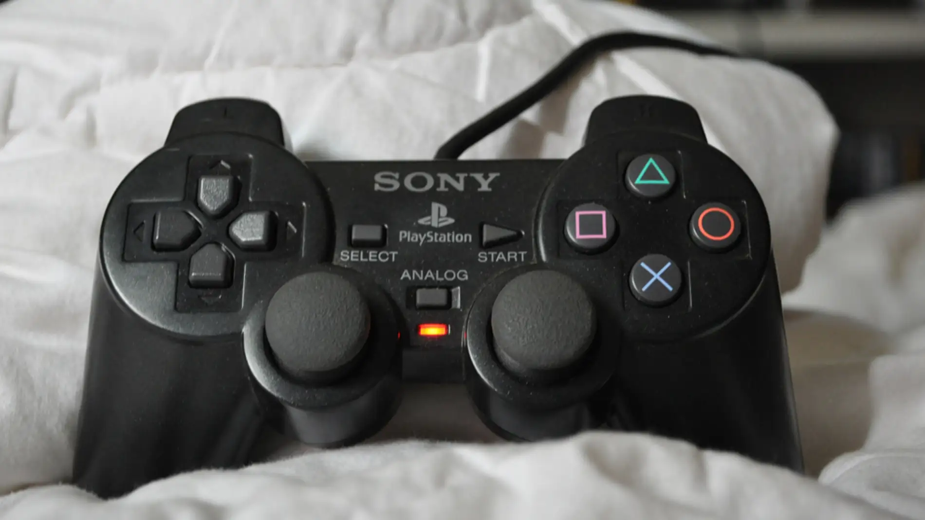 El mando que siempre quisiste para PSX y PS2 se hace realidad años después