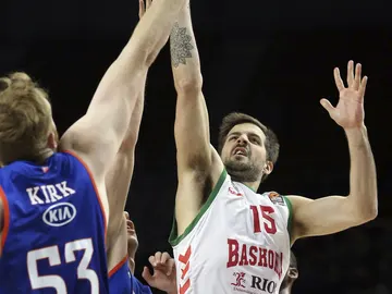 Momentos del partido entre el Efes y el Baskonia euroliga Momentos del partido entre el Efes y el Baskonia euroliga
