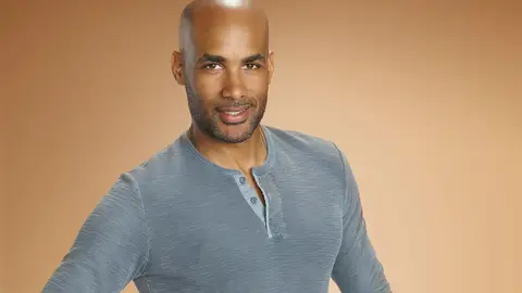 Phil Miller Nº2 Interpretado por Boris Kodjoe