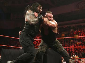 Strowman manda un mensaje a Roman Reigns en ‘Raw’