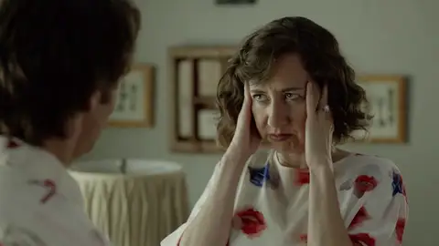 Frame 18.585173 de: "Carol, tengo que acostarme con Melissa. Sé fuerte" Frame 18.585173 de: "Carol, tengo que acostarme con Melissa. Sé fuerte"