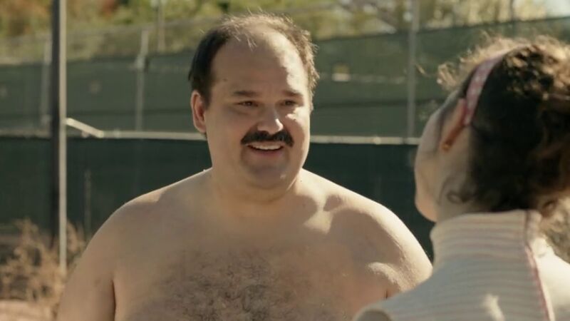 Phil intenta torpedear la relación entre Todd y Melissa