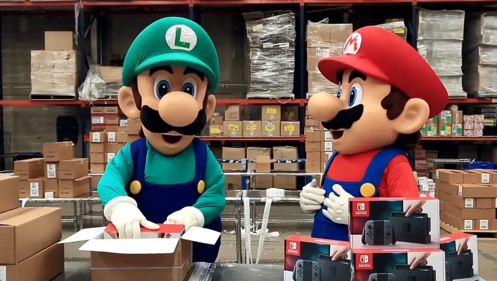 Mario y Luigi empaquetando Nintendo Switch