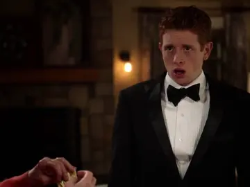 Frame 48.6 de: Sexo seguro en el baile de promoción del instituto Frame 48.6 de: Sexo seguro en el baile de promoción del instituto