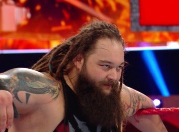 Bray Wyatt, victorioso tras la ganar la revancha del combate a Seth Rollins