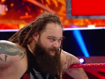 Bray Wyatt, victorioso tras la ganar la revancha del combate a Seth Rollins Bray Wyatt, victorioso tras la ganar la revancha del combate a Seth Rollins