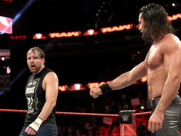 Seth Rollins y Dean Ambrose se imponen a The Miz Seth Rollins y Dean Ambrose se imponen a The Miz