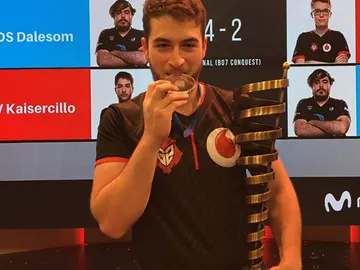 Kaisercillo tras ganar el torneo de Hearthstone Kaisercillo tras ganar el torneo de Hearthstone