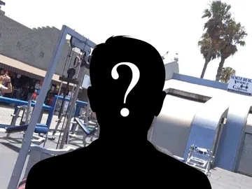 Vegetta777, tras una silueta Vegetta777, tras una silueta