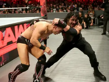 The Miz retiene el campeonato Intercontinental ante Roman Reigns The Miz retiene el campeonato Intercontinental ante Roman Reigns