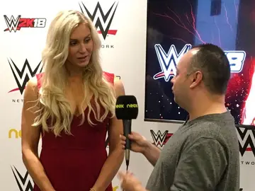 Charlotte Flair atiende a la web de Neox Charlotte Flair atiende a la web de Neox