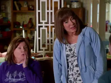 La abuela se traslada a vivir a la casa de los Heck. Nuevo capítulo de The middle La abuela se traslada a vivir a la casa de los Heck. Nuevo capítulo de The middle