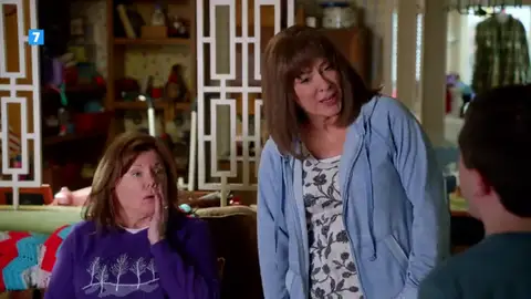 La abuela se traslada a vivir a la casa de los Heck. Nuevo capítulo de The middle La abuela se traslada a vivir a la casa de los Heck. Nuevo capítulo de The middle
