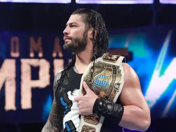 Roman Reigns retiene el campeonato ante Elias Samson Roman Reigns retiene el campeonato ante Elias Samson