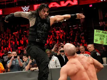 Roman Reigns vs. Cesaro en 'Raw' Roman Reigns vs. Cesaro en 'Raw'