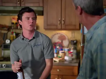 Axl y Mike, más unidos que nunca. Frankie, celosa Axl y Mike, más unidos que nunca. Frankie, celosa