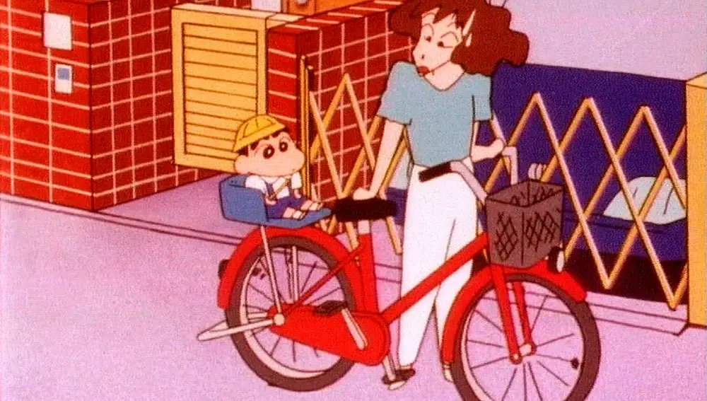 Shin Chan - Capítulo 98: Mamá me lleva a la escuela en bici / Mamá se saca finalmente el carné de conducir / Mamá me lleva a la escuela en coche