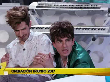 Javier Calvo sale en la tele sin despeinar Javier Calvo sale en la tele sin despeinar