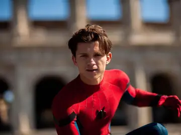 Tom Holland interpretando a Spiderman Tom Holland interpretando a Spiderman