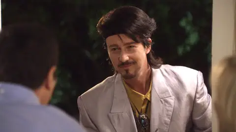 Edward Norton Modern family