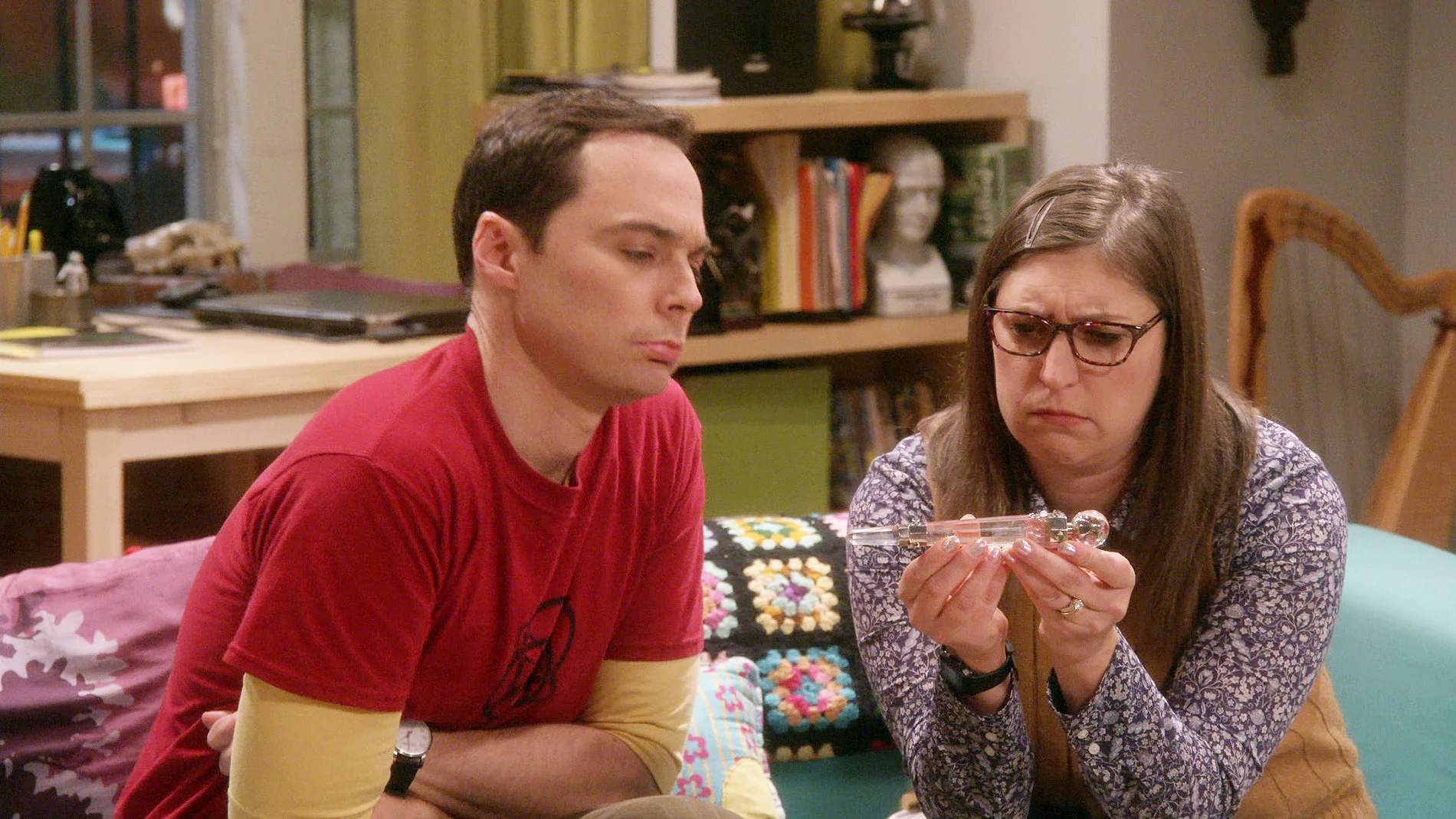 Sheldon y Amy reciben el regalo 'perfecto' de Leonard y Penny