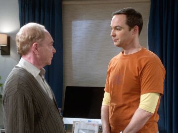 Howard quiere quitarle el suegro a Sheldon